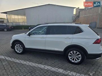 Авто Volkswagen Tiguan 2018 № 7863369