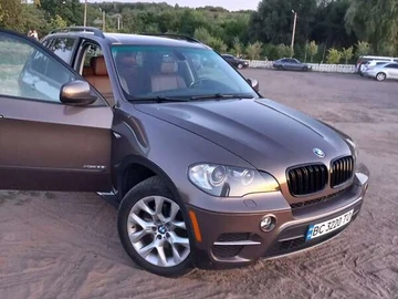 Авто BMW X5 2010 № 7863940