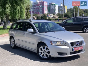 Авто Volvo V50 2010 № 7864770