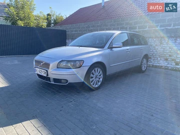 Авто Volvo V50 2004 № 7865123