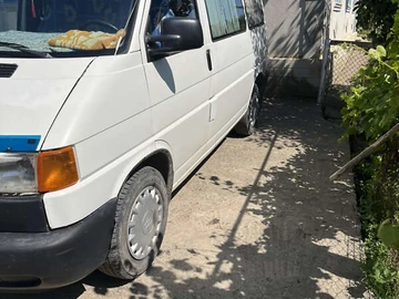 Авто Volkswagen Transporter 2000 № 7865159