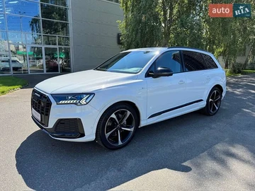 Авто Audi Q7 2021 № 7865504