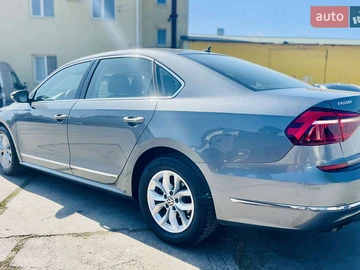 Авто Volkswagen Passat 2017 № 7866413