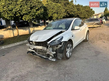 Авто Tesla Model Y 2023 № 7866462