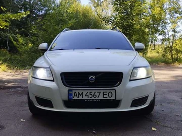 Авто Volvo V50 2009 № 7869081