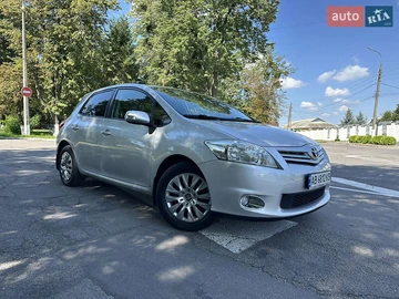 Авто Toyota Auris 2012 № 7869101
