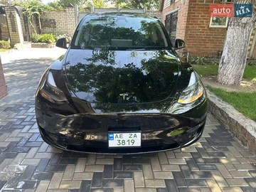Авто Tesla Model Y 2024 № 7869405