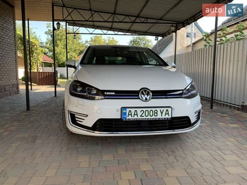 Авто Volkswagen E-Golf 2019 № 7869660
