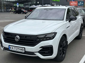 Авто Volkswagen Touareg 2019 № 7870199