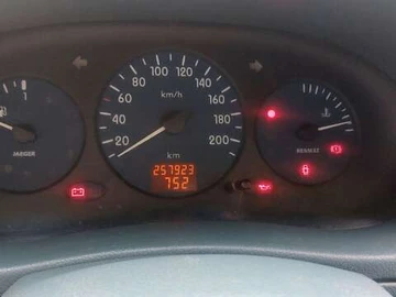 Авто Renault Kangoo 2000 № 7870248