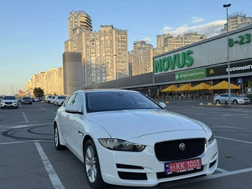 Авто Jaguar Xe 2019 № 7870615
