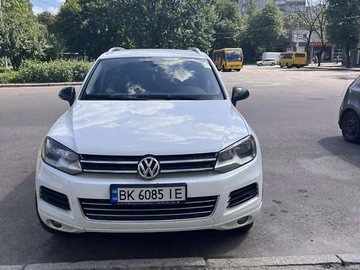 Авто Volkswagen Touareg 2012 № 7953396