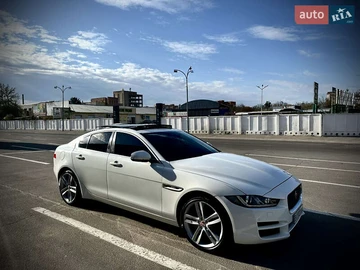 Авто Jaguar Xe 2018 № 7871055