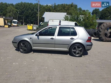 Авто Volkswagen Golf 2002 № 7871208