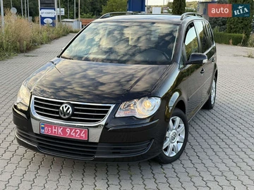 Авто Volkswagen Touran 2010 № 7871360