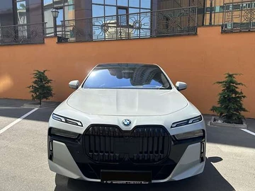 Авто BMW I7 2023 № 7871655