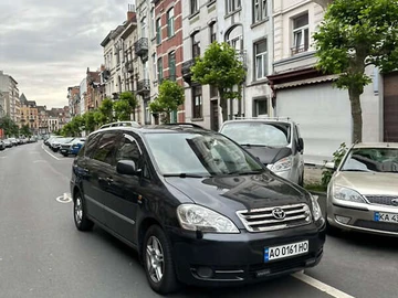 Авто Toyota Avensis Verso 2003 № 7871870