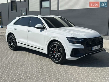 Авто Audi Q8 2021 № 7872466