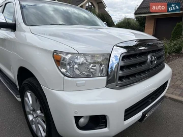 Авто Toyota Sequoia 2010 № 7873264