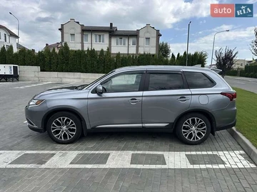 Авто Mitsubishi Outlander 2017 № 7873638
