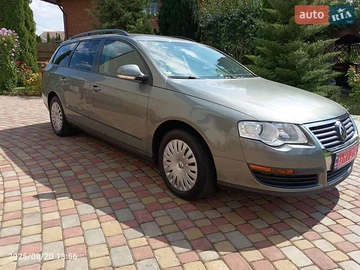 Авто Volkswagen Passat 2010 № 7873938