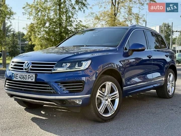 Авто Volkswagen Touareg 2015 № 7874327