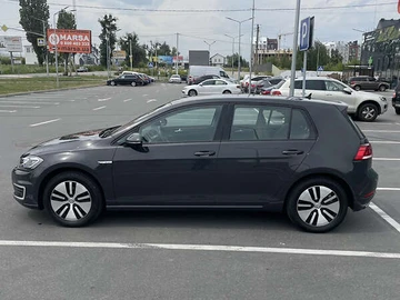Авто Volkswagen E-Golf 2020 № 7875305