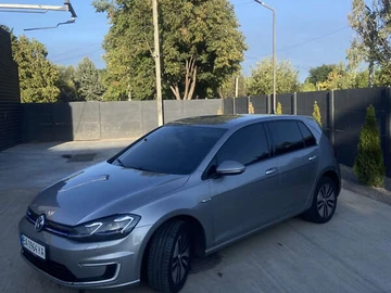 Авто Volkswagen E-Golf 2017 № 7875761