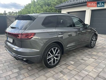Авто Volkswagen Touareg 2024 № 7876315