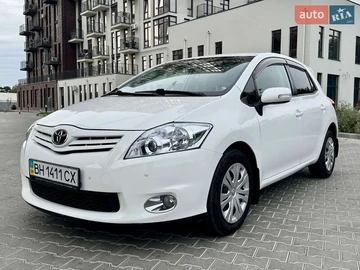 Авто Toyota Auris 2011 № 7876526