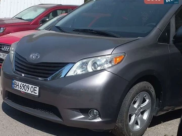 Авто Toyota Sienna 2015 № 7877285