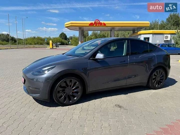 Авто Tesla Model Y 2023 № 7877385