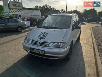 Авто Volkswagen Sharan 1999 № 7877438