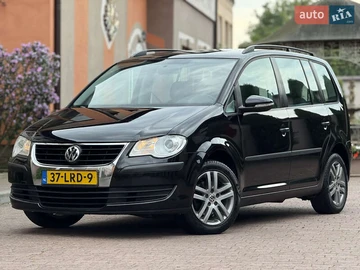 Авто Volkswagen Touran 2010 № 7877717
