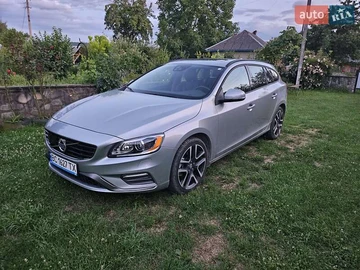 Авто Volvo V60 2017 № 7877972