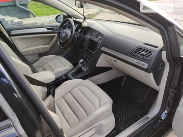 Авто Volkswagen E-Golf 2015 № 7878167