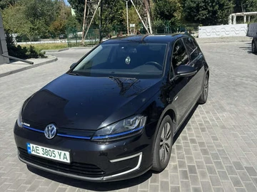 Авто Volkswagen E-Golf 2015 № 7878226