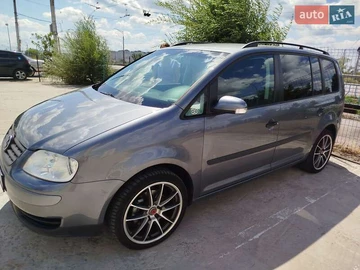 Авто Volkswagen Touran 2004 № 7879314