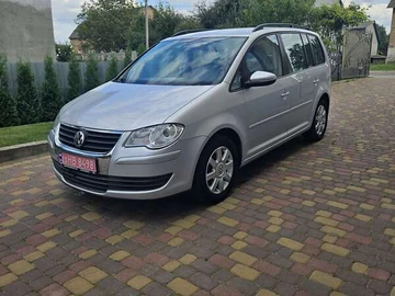 Авто Volkswagen Touran 2010 № 7879914