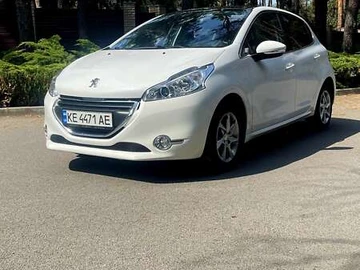 Авто Peugeot 208 2013 № 7879944