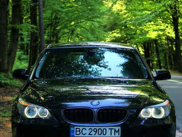 Авто BMW 5 Series 2004 № 7879955