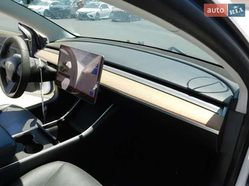 Авто Tesla Model 3 2020 № 7880691