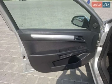 Авто Opel Astra 2010 № 7882048