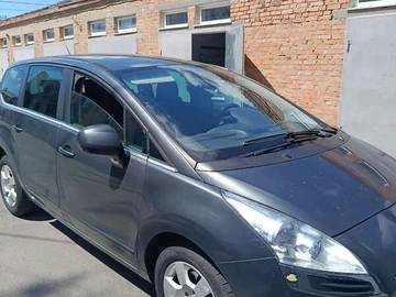Авто Peugeot 5008 2012 № 7882090