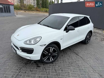 Авто Porsche Cayenne 2012 № 7882318