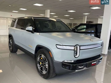 Авто Rivian R1S 2023 № 7882424