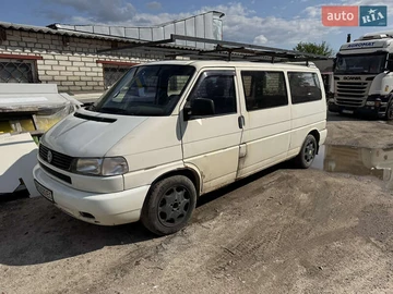 Авто Volkswagen Transporter 2000 № 7882457