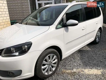 Авто Volkswagen Touran 2011 № 7882727