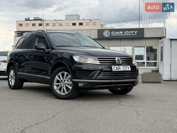 Авто Volkswagen Touareg 2017 № 7882942