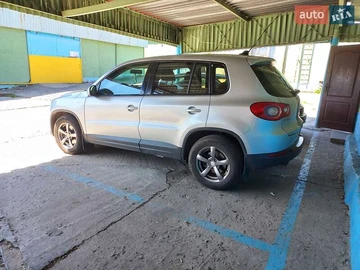 Авто Volkswagen Tiguan 2010 № 7883397
